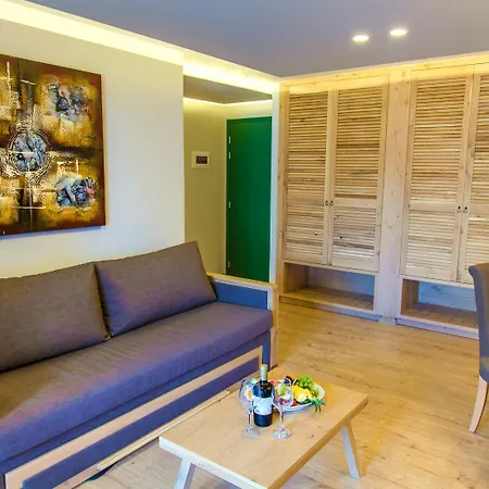 Elmi Hotel&suites 4*