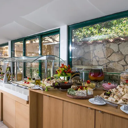 Elmi Hotel&suites Hotel